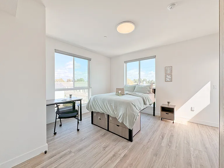 1743 Armacost Ave — Photo 35