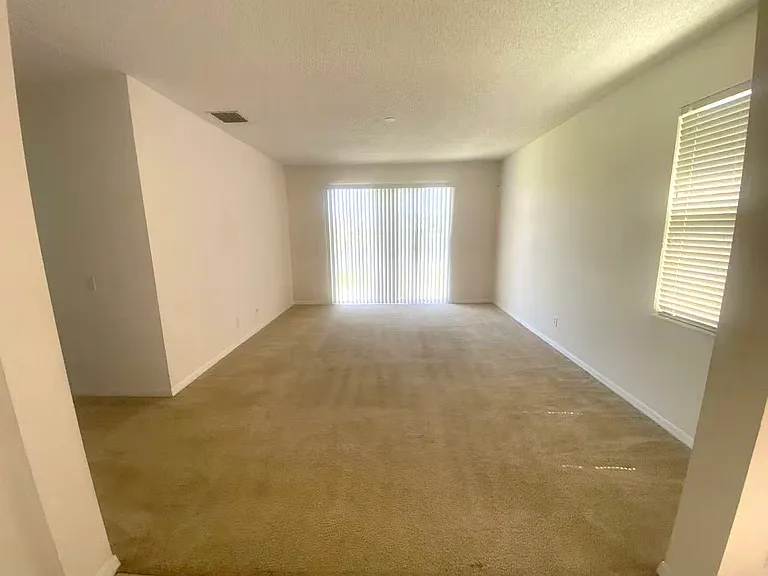 10051 Medallion Bluff Ln — Photo 7