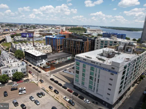 908 N Front St, Philadelphia, PA 19123