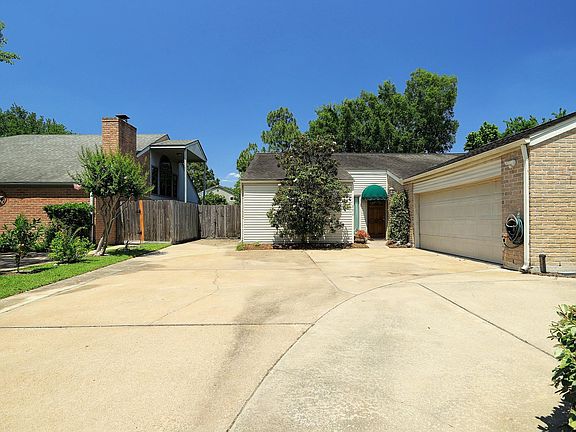 2nd image of 11854 Briar Forest Dr