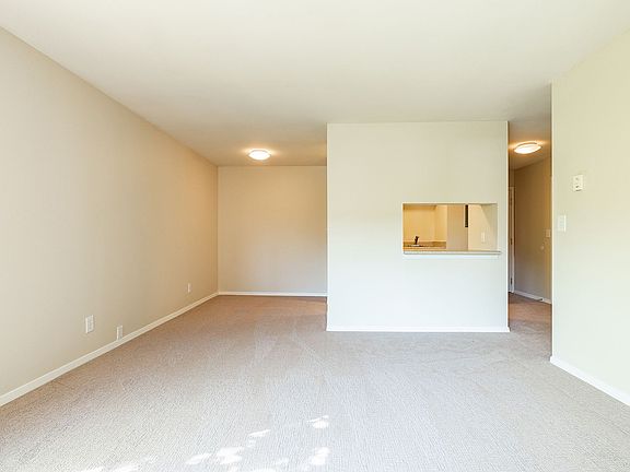 5th image of 520 Bellevue Ave E APT 207