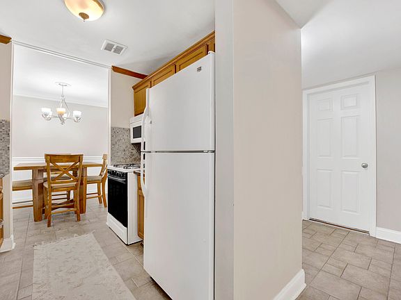 3rd image of 16A Kingery Quarter APT 104