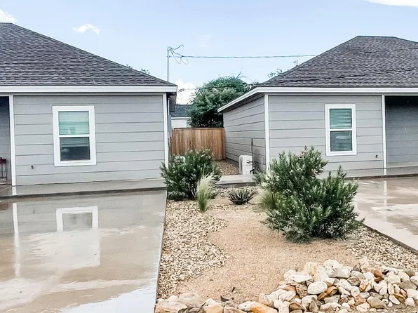 340 W Knox St, Slaton, TX 79364