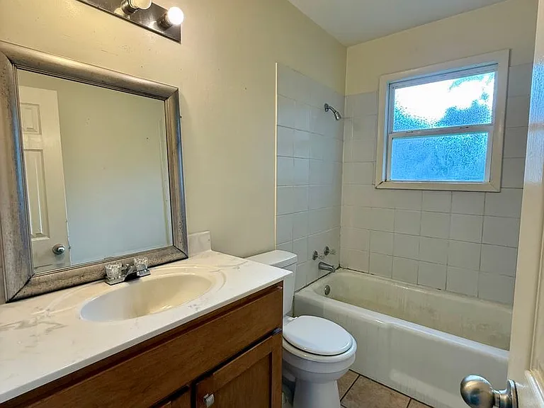 2310 Fairfield Dr — Photo 9