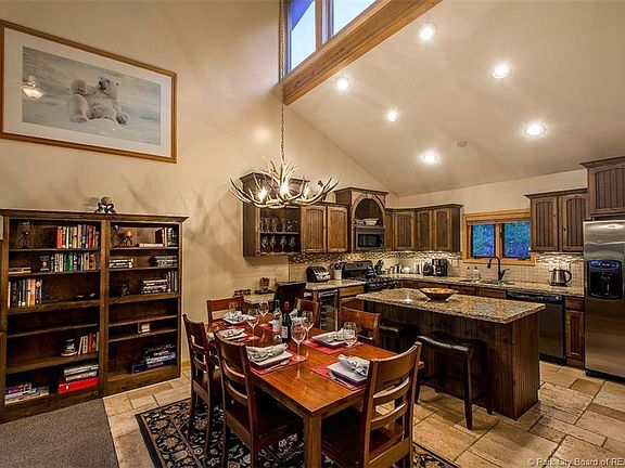 4th image of 1560 Deer Valley Dr