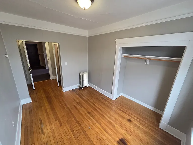 Seward Apartments — Photo 6