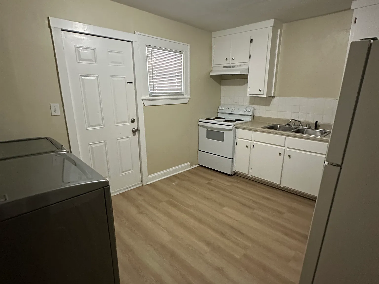 2 bed, 960 sqft, $1,200 — Photo 4