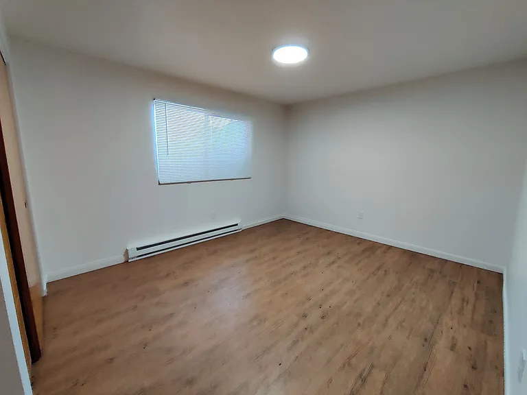 1023 & 1025 E Coeur D Alene Ave — Photo 7