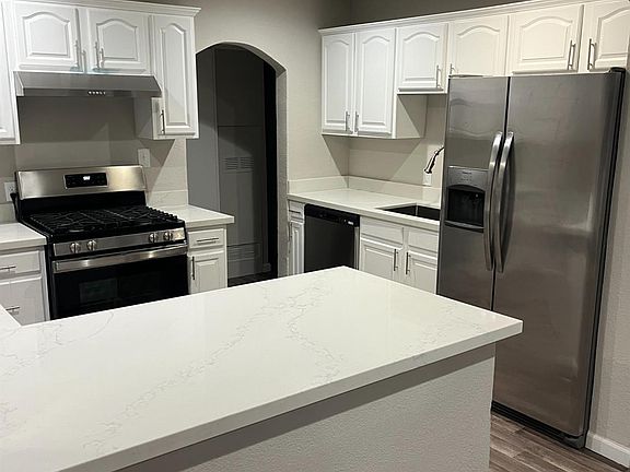 4th image of 19 Glenwood Drive
