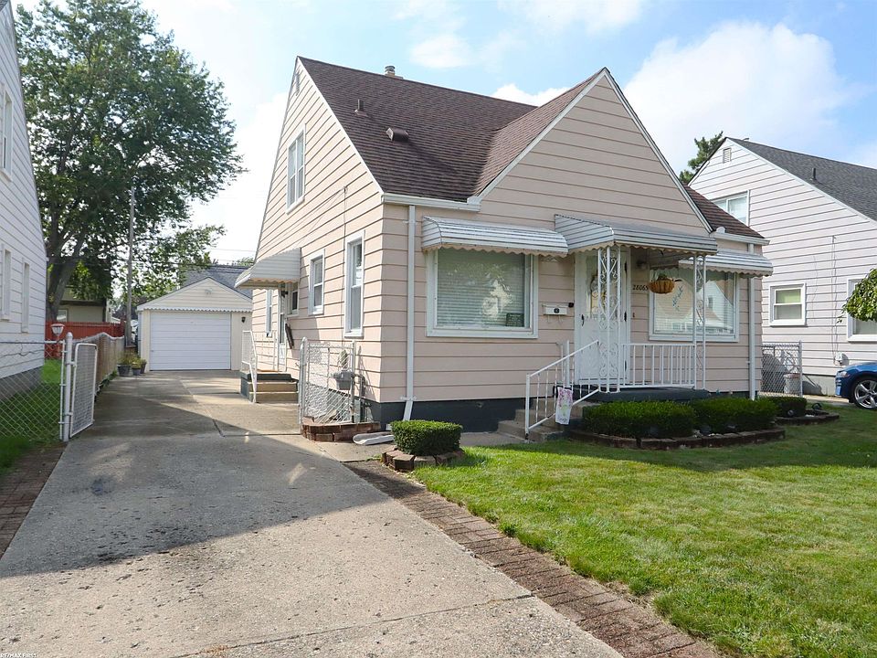 1st image of 28065 Hillview St