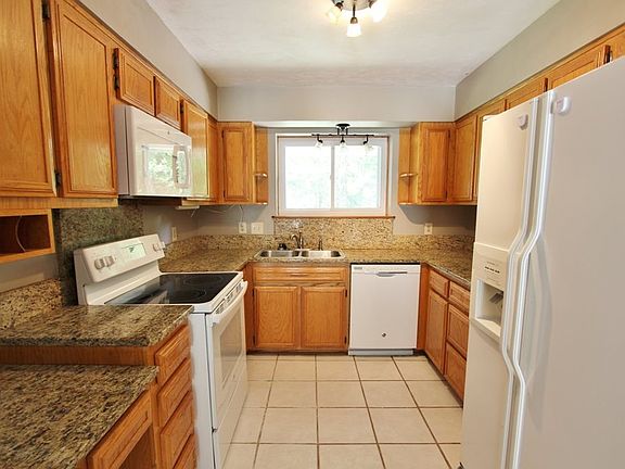 3rd image of 3919 Forsythe Way