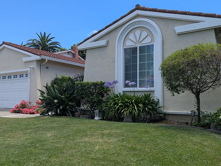 5850 Amapola Dr — Photo 2