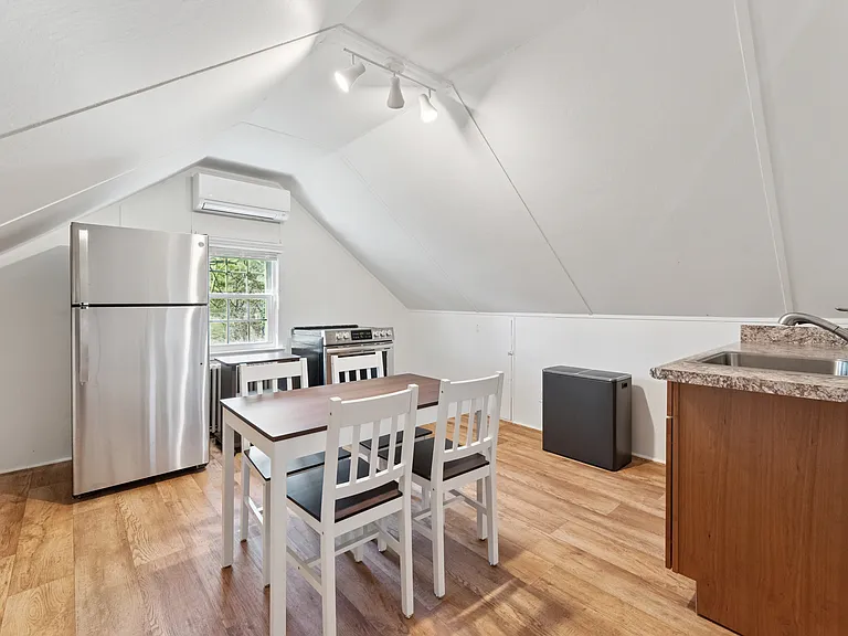 165 Montauk Hwy — Photo 4
