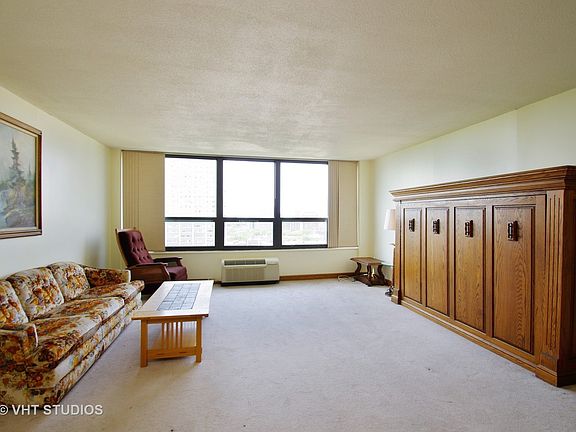 3rd image of 5100 N Marine Dr APT 16C