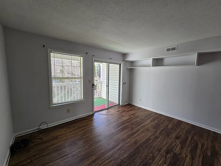 117 Kingsbury Dr — Photo 11