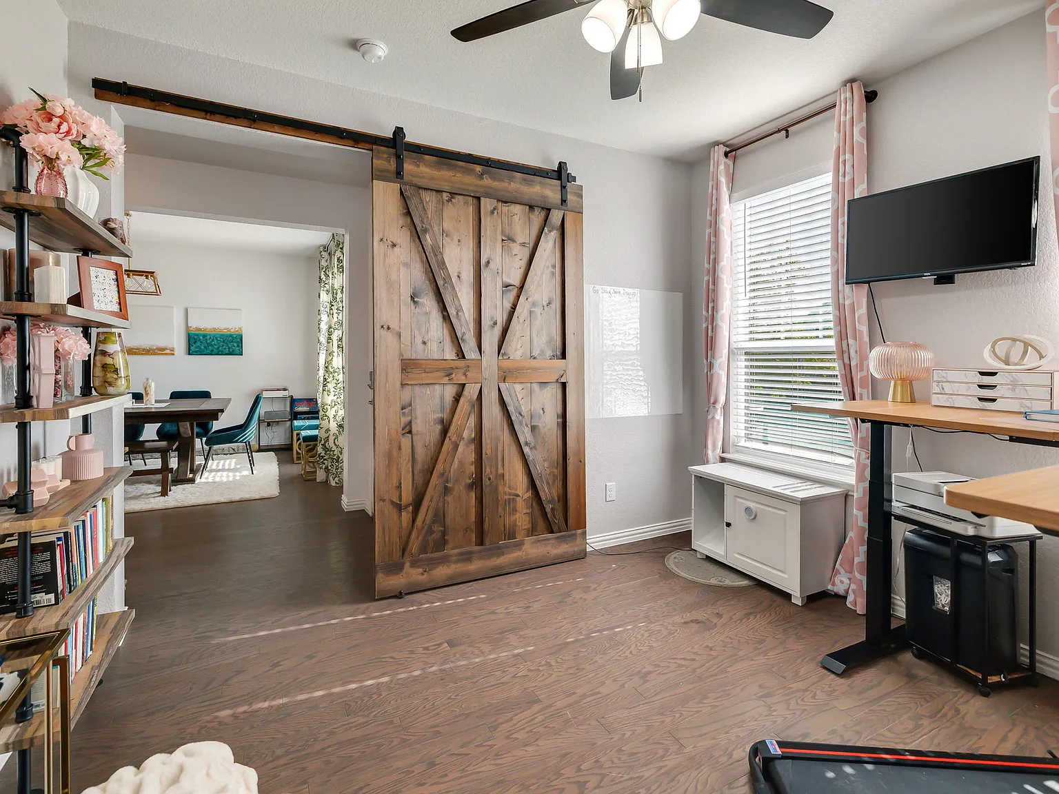 4 bed, 3.5 bath, 2399 sqft, $3,000 — Photo 2