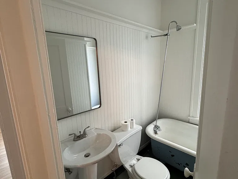 2233 Edgehill Rd #L — Photo 3