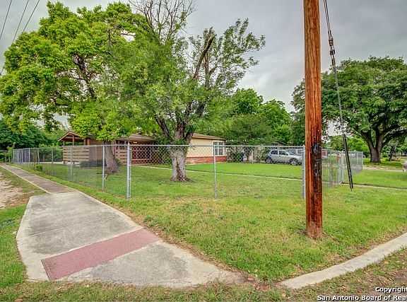 2nd image of 403 E Congress Ave