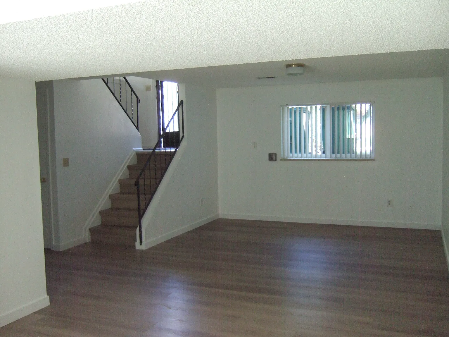 3 bed, 1850 sqft, $3,200 — Photo 3