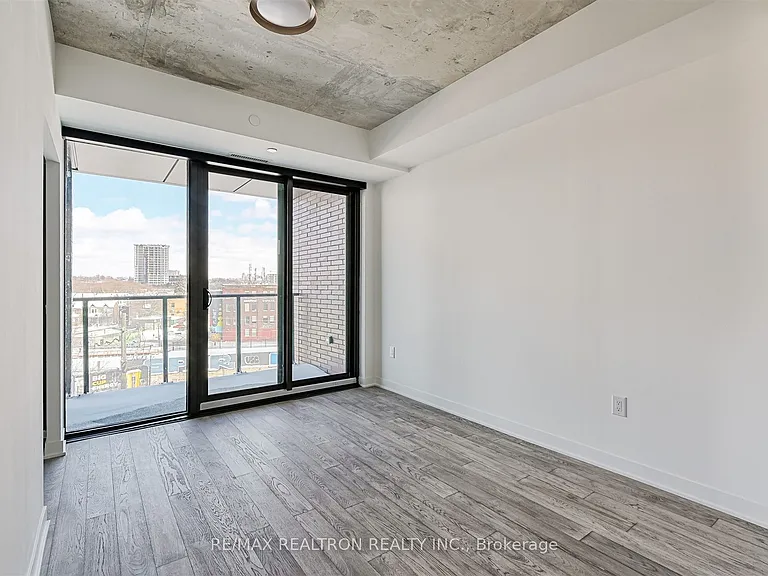 2625 Dundas St W #611 — Photo 10