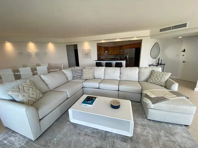 5151 Collins Ave #531 — Photo 6