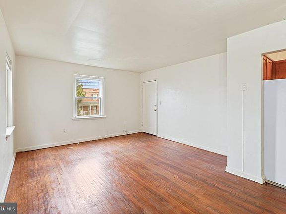 5th image of 2303 S St SE