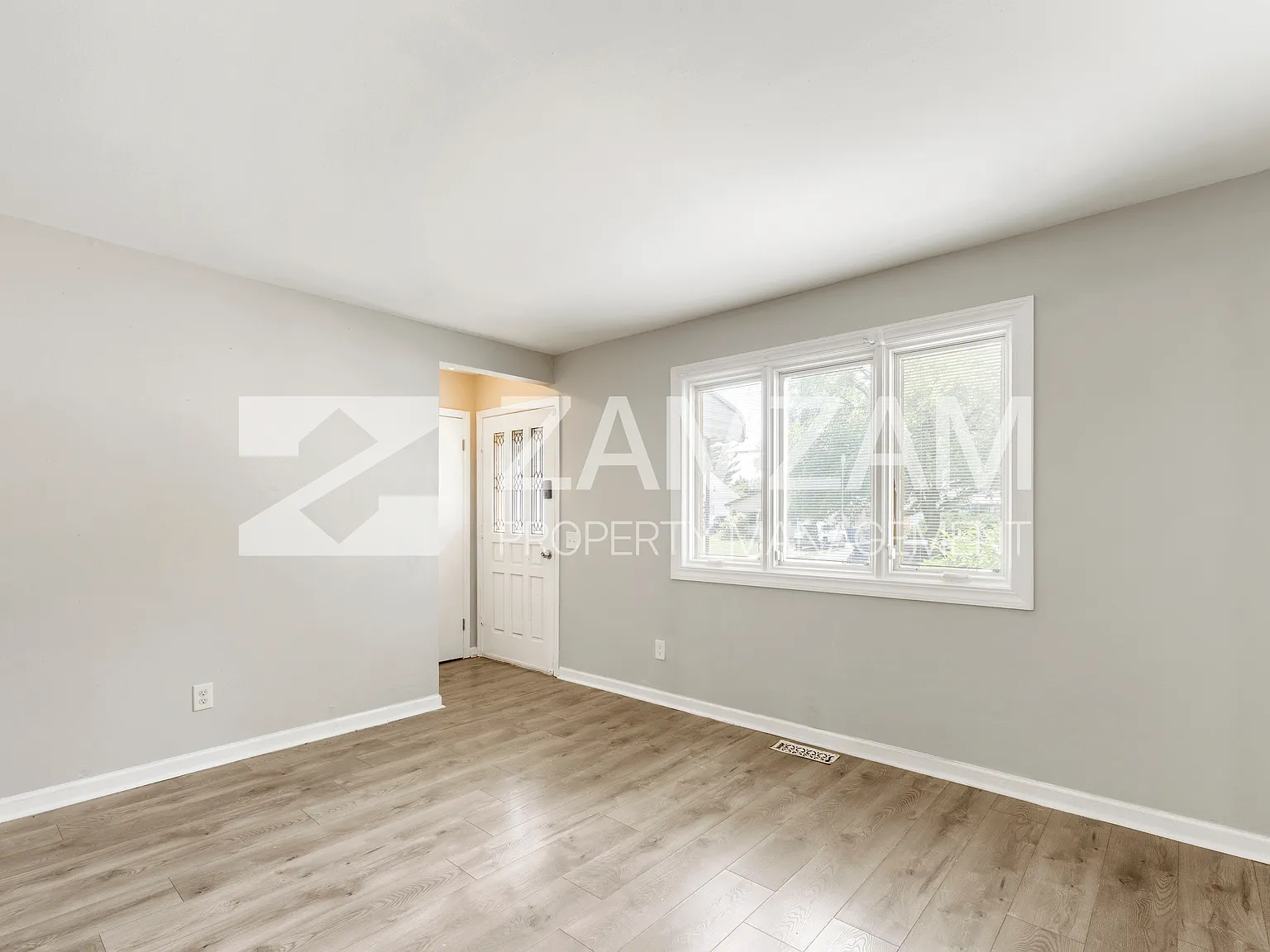 3 bed, 900 sqft, $1,400 — Photo 4