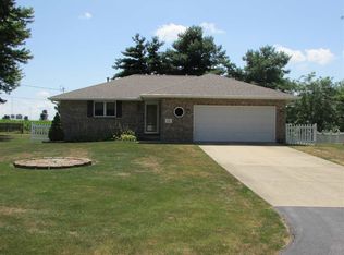 230 W Glen St, East Peoria, IL 61611