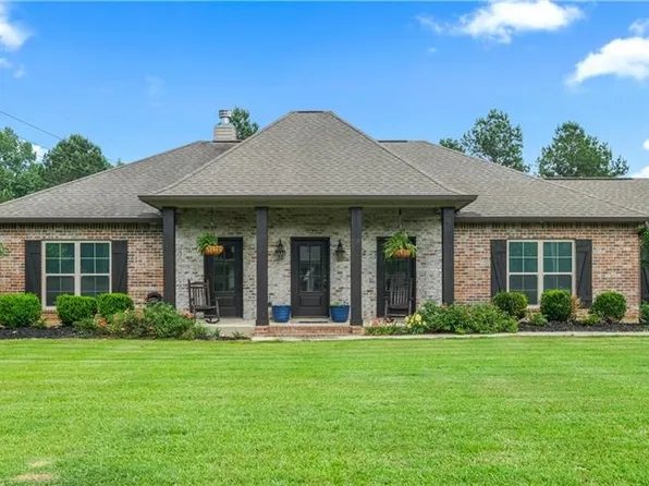 404 Skyblue Dr, Pineville, LA 71360