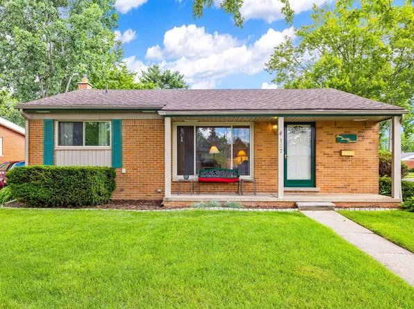 127 Redwood Dr, Troy, MI 48083