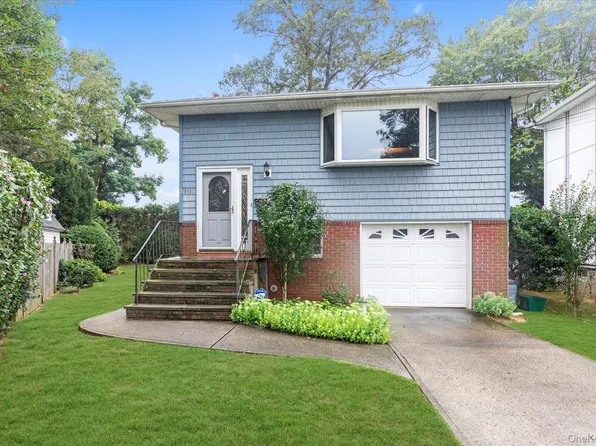 1910 Adair Place, Merrick, NY 11566