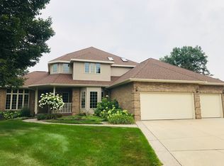 1800 Noblemen Ct, Green Bay, WI 54313