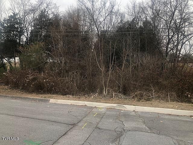 1st image of 1004 Chesapeake Ct