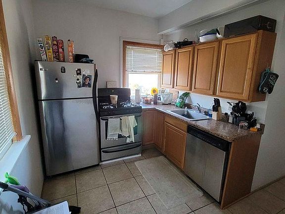 3rd image of 2303 Olive St APT 4