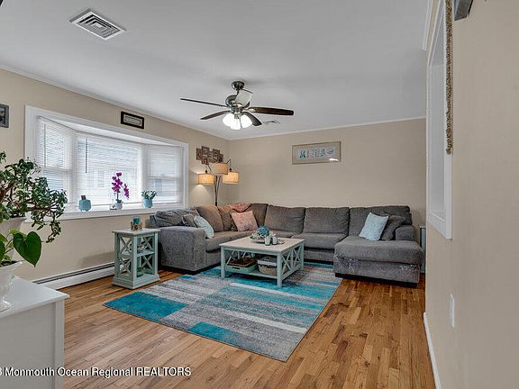 2nd image of 1710 Yorktowne Boulevard