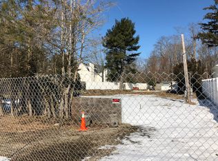 311 Melville Rd, Farmingdale, NY 11735