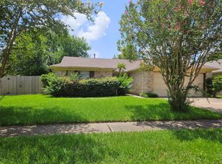 2822 Chimneystone Cir, Sugar Land, TX 77479