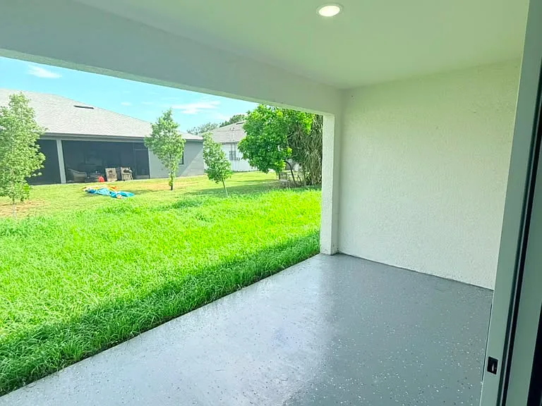 622 SE 7th St — Photo 13