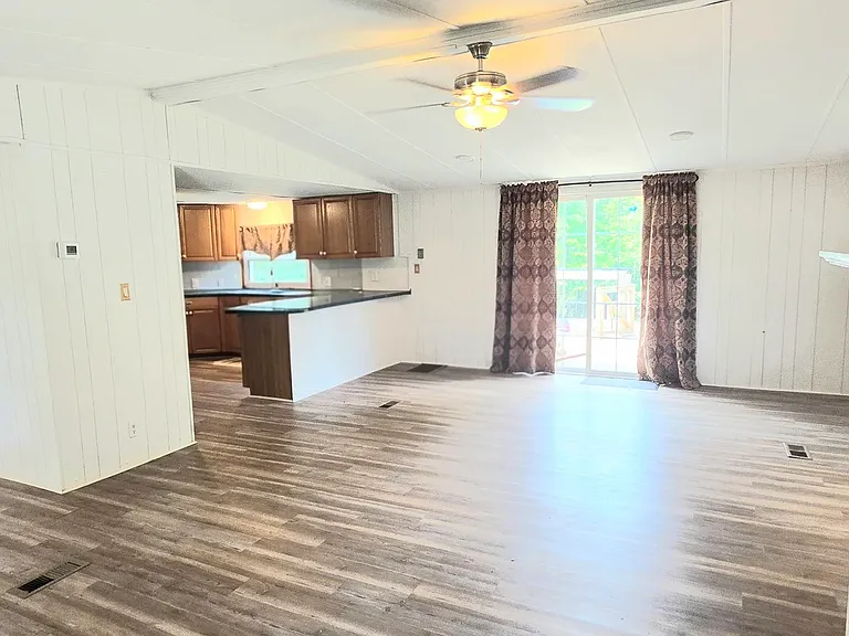 513 Horseshoe Lake Rd — Photo 8