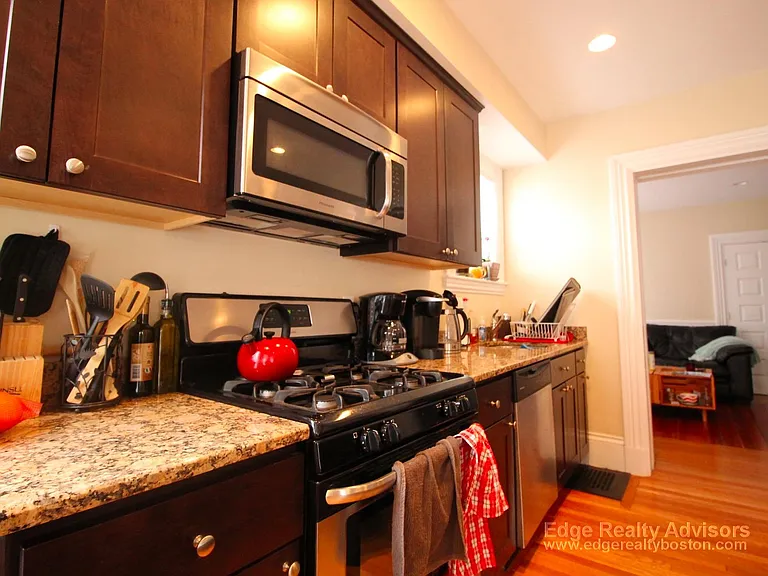 29 Montcalm Ave — Photo 1