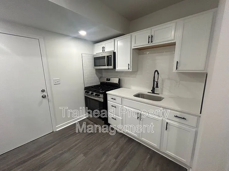 312 E Gregory Blvd #1-W — Photo 4