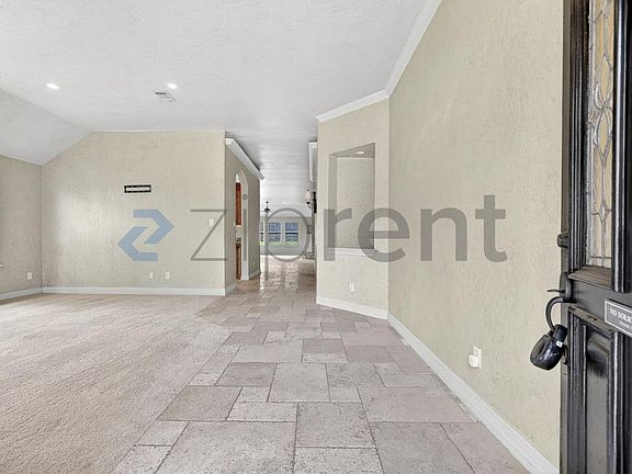 3rd image of 6592 Clydesdale Ct