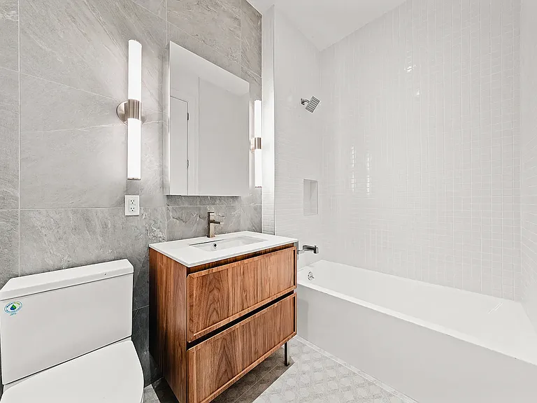 41-15 24th St #616 — Photo 7
