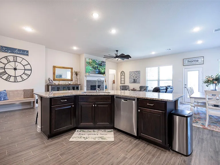 204 Golden Shiner Dr — Photo 17