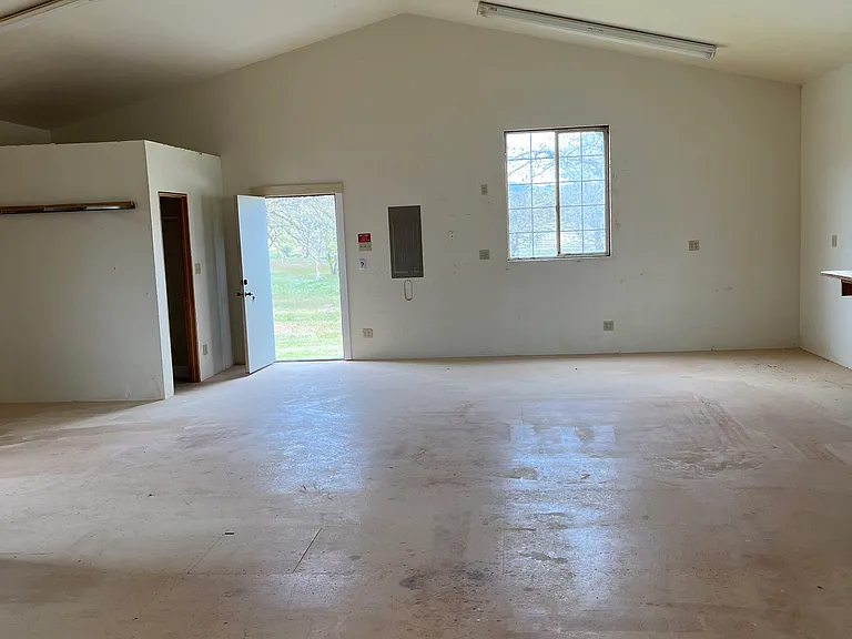 13850 Perry Rd — Photo 14