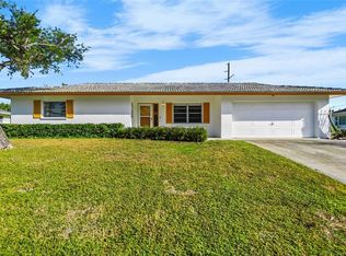 6711 Roxbury Dr, Sarasota, FL 34231