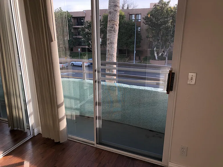 14615 Burbank Blvd #202B — Photo 13