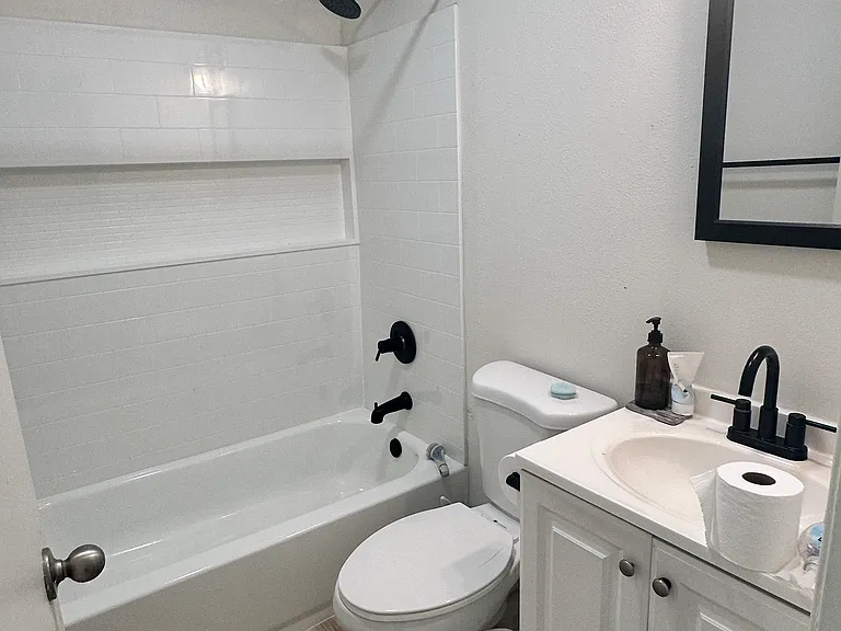 579 Casselman St #3 — Photo 2