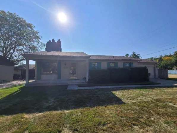 13104 Carnaby Ct, Sterling Heights, MI 48313