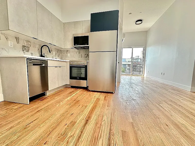 959 Metropolitan Ave #3B — Photo 22